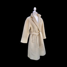 Load image into Gallery viewer, Vintage 60’s LIlli Ann Minimalist Stealth Cream Wool Mohair Coat Flexible Size