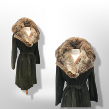 Load image into Gallery viewer, 70’s Forest Green Suede Trench with Fur Trim Collar