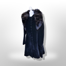 Load image into Gallery viewer, 30’s Vintage Velvet and Fur Film Noir Coat in Rare Larger Size Princess Old Hollywood Glamour