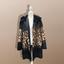 Load image into Gallery viewer, Hooded Mink Luxury Coat Leather with Dyed Design