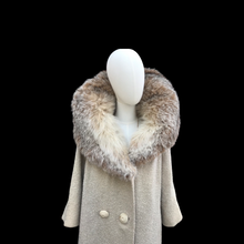 Load image into Gallery viewer, Vintage 60’s Oatmeal Cream Wool Coat with Massive Lynx Fur Collar