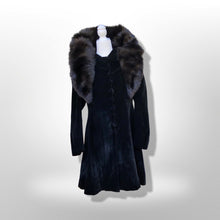 Load image into Gallery viewer, 30’s Vintage Velvet and Fur Film Noir Coat in Rare Larger Size Princess Old Hollywood Glamour
