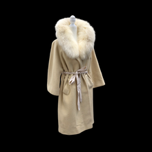 Load image into Gallery viewer, Vintage 60’s Lilli Ann Cream Coat with Fox Fur Collar