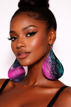 Load image into Gallery viewer, Genuine Snakeskin Leather Earrings Raindrop Elaphe Carinata Snake Magenta and Teal Blue Green