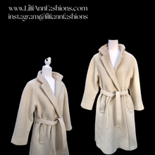 Load image into Gallery viewer, Vintage 60’s LIlli Ann Minimalist Stealth Cream Wool Mohair Coat Flexible Size