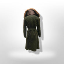 Load image into Gallery viewer, 70’s Forest Green Suede Trench with Fur Trim Collar