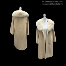 Load image into Gallery viewer, Vintage 60’s Lilli Ann Cream Coat with Fox Fur Collar