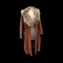 Load image into Gallery viewer, 70’s Vintage Leather Caramel Coat with Fur Collar and Belt