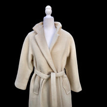 Load image into Gallery viewer, Vintage 60’s LIlli Ann Minimalist Stealth Cream Wool Mohair Coat Flexible Size