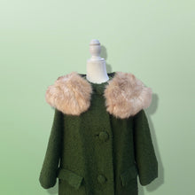 Load image into Gallery viewer, 60’s Green Vintage Coat Wear Two Ways Removable Fox Fur Swing Coat Boucle Wool