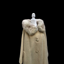 Load image into Gallery viewer, 60’s Vintage LIlli Ann Cream Coat Mohair and Fox Fur Collar Swing Style for Fall Winter Christmas and Gift for Her