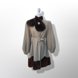 Collectible Rare 30’s early 40’s Coat Cashmere Wool and Scalloped Mouton Fur Balloon Sleeves Fitted and Flared