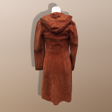 Load image into Gallery viewer, 70’s Vintage Suede Hooded Orange Rust Coat Small Petite Heavy Duty Snap Closure