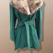 Load image into Gallery viewer, Vintage Forest Green 100% Wool Wrap Coat with Genuine Fur Collar