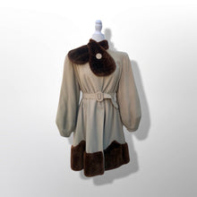 Load image into Gallery viewer, Collectible Rare 30’s early 40’s Coat Cashmere Wool and Scalloped Mouton Fur Balloon Sleeves Fitted and Flared