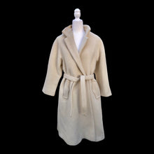 Load image into Gallery viewer, Vintage 60’s LIlli Ann Minimalist Stealth Cream Wool Mohair Coat Flexible Size