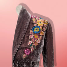Load image into Gallery viewer, Vintage 90’s Embroidered Floral Velvet Silk Jacket Blazer Spring