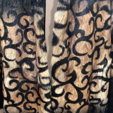 Load image into Gallery viewer, Hooded Mink Luxury Coat Leather with Dyed Design