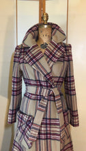 Load image into Gallery viewer, Vintage Coat- 70s Plaid &quot;Burberry&quot; Style Fox Fur Removable Collar Princess Coat Penny Lane Almost Famous Hippy Chic
