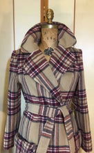 Load image into Gallery viewer, Vintage Coat- 70s Plaid &quot;Burberry&quot; Style Fox Fur Removable Collar Princess Coat Penny Lane Almost Famous Hippy Chic