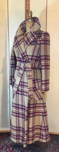 Load image into Gallery viewer, Vintage Coat- 70s Plaid &quot;Burberry&quot; Style Fox Fur Removable Collar Princess Coat Penny Lane Almost Famous Hippy Chic