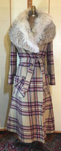 Load image into Gallery viewer, Vintage Coat- 70s Plaid &quot;Burberry&quot; Style Fox Fur Removable Collar Princess Coat Penny Lane Almost Famous Hippy Chic