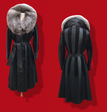 Load image into Gallery viewer, 70’s Spy Trench Black Leather with Suede inlay Fox fur Removable Collar