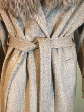 Load image into Gallery viewer, Vintage 70s Women&#39;s Coat Herringbone Wool Pattern MASSIVE Shearling Collar Fit Flare