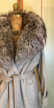 Load image into Gallery viewer, Vintage 70s Women&#39;s Coat Herringbone Wool Pattern MASSIVE Shearling Collar Fit Flare