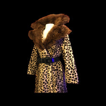 Load image into Gallery viewer, 60’s Leopard Print “Cheetah” Coat