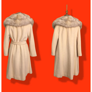 Vintage 60’s Coat Lilli Ann Cream White Massive Fox Fur Collar Wear Two Ways Swing Fit And Flare One Size Fits All Throw and Go