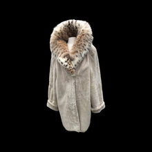 Load image into Gallery viewer, Massive Lynx and Beige Sheared Beaver Cozy Throw Oversized Coat