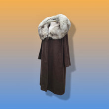 Load image into Gallery viewer, Vintage 60’s Swing Coat Massive Fox Fur Collar Brown Boucle
