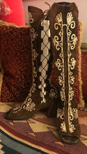 Load image into Gallery viewer, 60’s 70’s Gogo Gladiator Boots Size 7.5/8 Suede Brown Embroidered