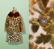 Load image into Gallery viewer, 60’s Vintage Women's Coat- 60s Heavy Velvet Floral Green Tapestry Carpet Lilli Ann Coat Mink