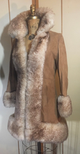 Load image into Gallery viewer, 70&#39;s Shearling Suede Sheepskin Tan Penny Lane Coat Princess Almost Famous S/M Boho Hippy Chic