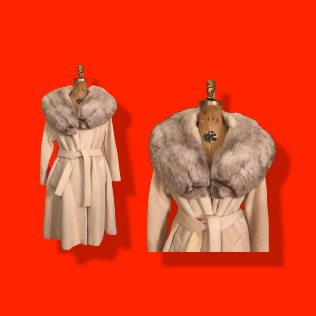 Vintage 60’s Coat Lilli Ann Cream White Massive Fox Fur Collar Wear Two Ways Swing Fit And Flare One Size Fits All Throw and Go