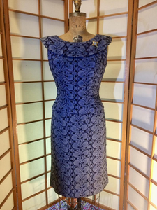 50s 60s Blue Cotton Authentic Wiggle Dress One Piece Vintage Lace Design With Brooch